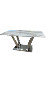 Elvis Dining Table